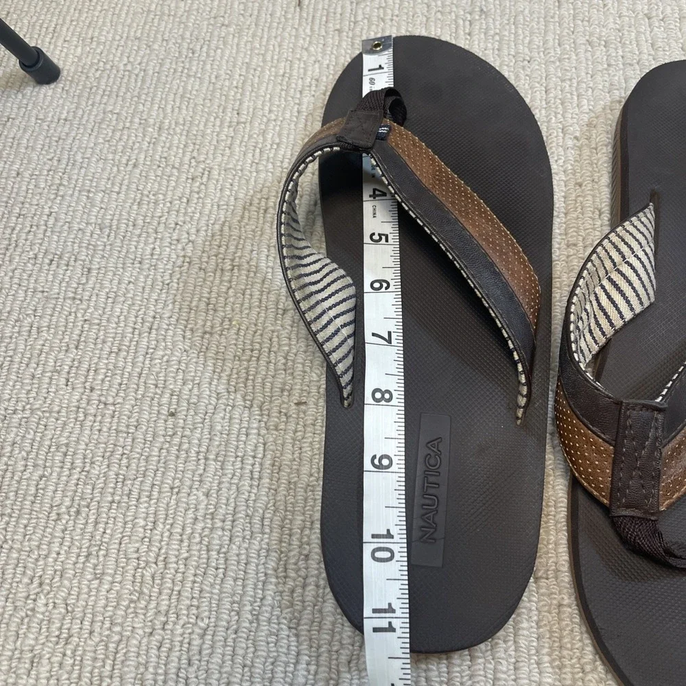 Nautica Men's 9/10** Clarkson 2 Flip Flop Brown
